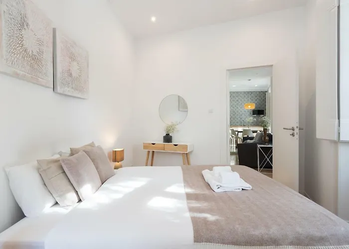 Διαμέρισμα Alfama Tale Four-bedroom W/ River View - By Lu Holidays