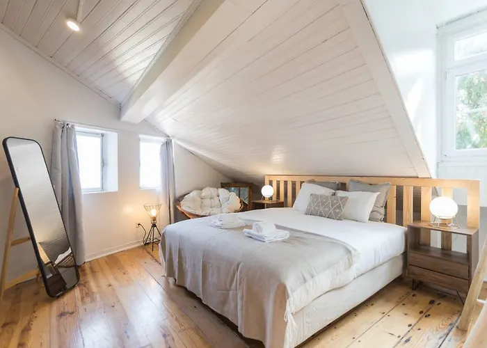 Alfama Tale Four-bedroom W/ River View - By Lu Holidays Διαμέρισμα *